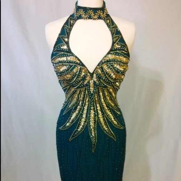Sequin & beaded halter neck prom dress size 4 - Picture 2 of 4